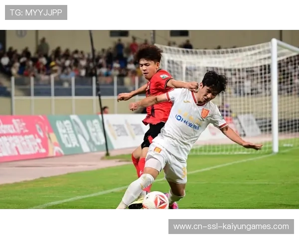 重庆铜梁龙迪马塔压迫门将出球，逼出后场失误